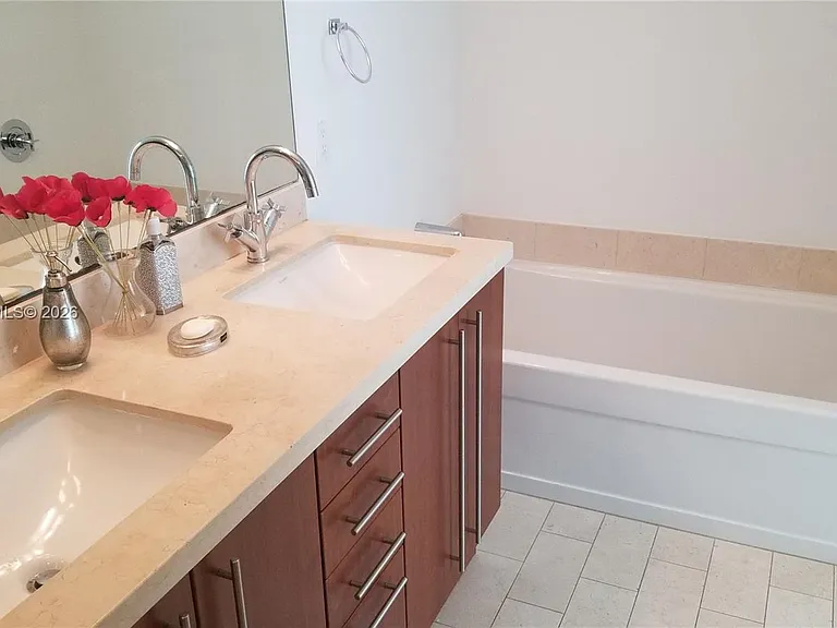 1111 SW 1st Ave #3516 — Photo 9