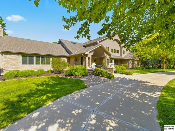 265 S 216th Cir, Elkhorn, NE 68022