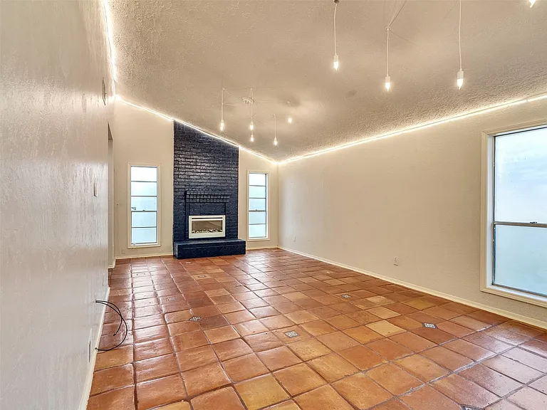 22538 Market Square Ln — Photo 29
