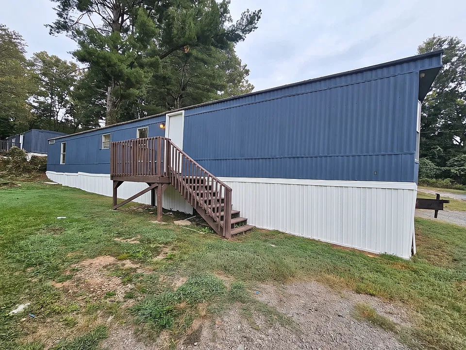412 McElhaney Rd #8