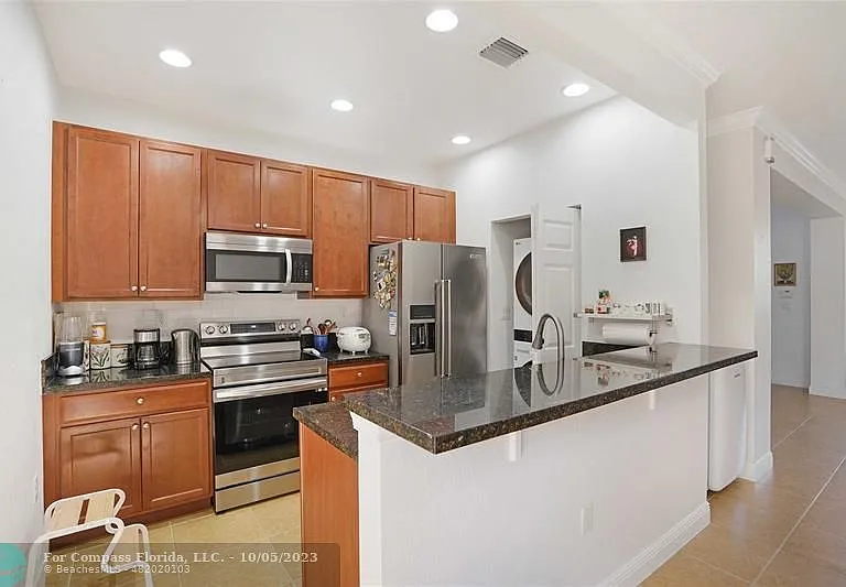 14720 SW 11th St — Photo 47