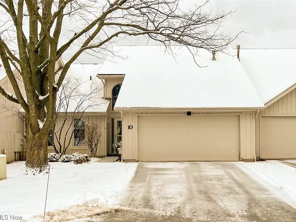 10 Bordeaux Ln, Beachwood, OH 44122