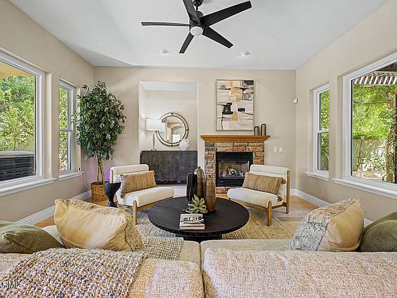 5th image of 2886 E WASHINGTON Avenue