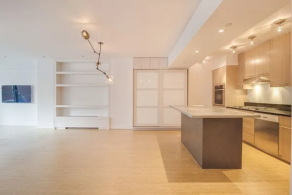 Rented by Manhattan Miami Real Estate | media 12