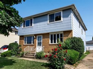 100 Meadowlawn Rd, Buffalo, NY 14225