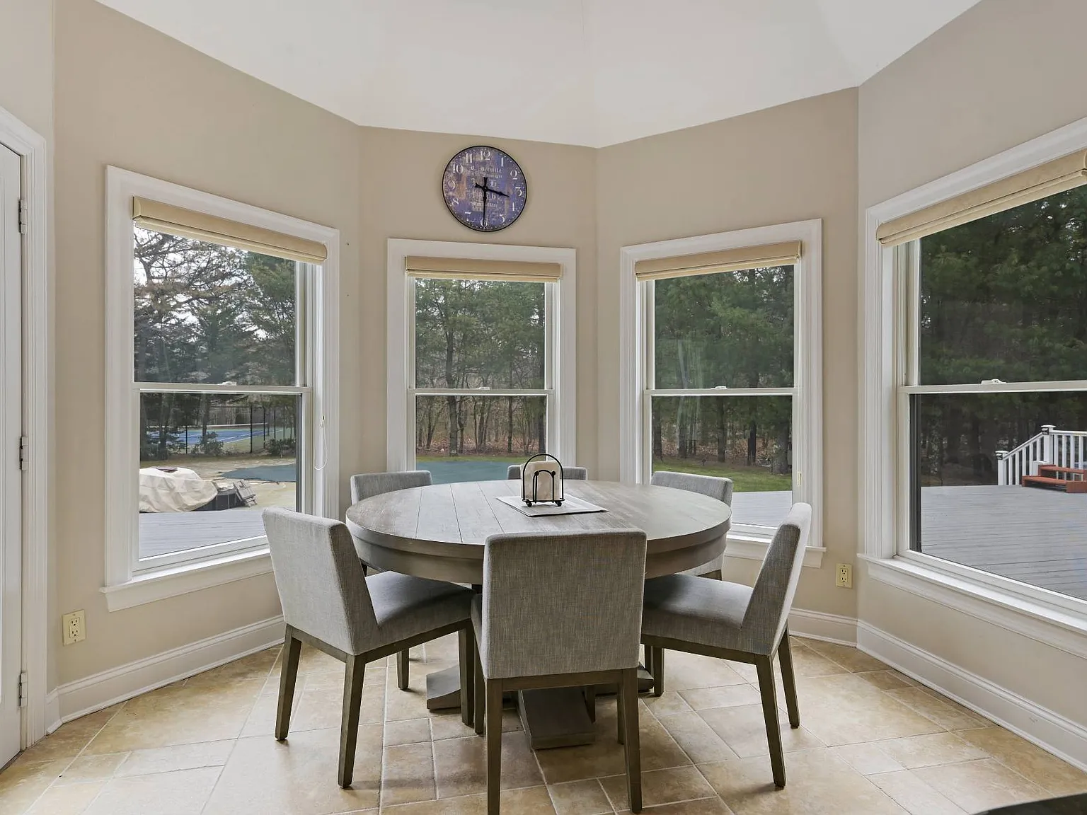 Private Resort On 4 Acres With Tennis — Photo 4
