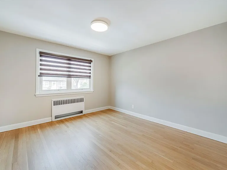 981 Johnson Pl — Photo 8