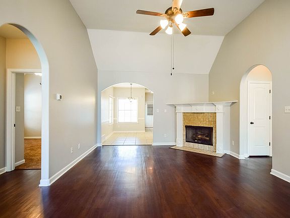 5th image of 6219 Arlington Ln