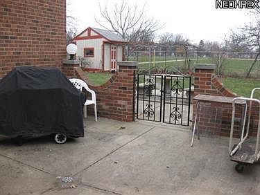 4th image of 15402 Edgecliff Ave