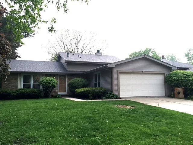 141 Birchwood Dr photo 1