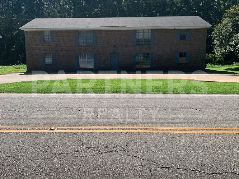 740 Coliseum Blvd — Photo 2
