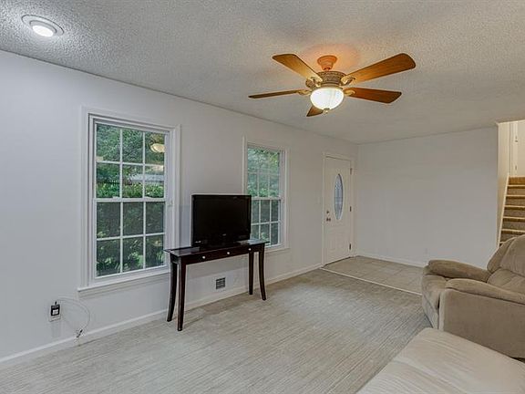 5th image of 186 Jousters Ln