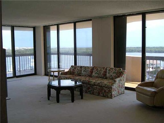 4th image of 108 Lakeshore Dr APT 1040