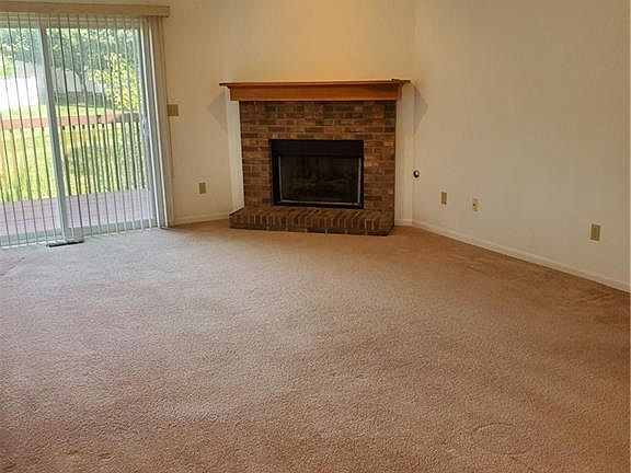 2nd image of 459 Rockledge Ln