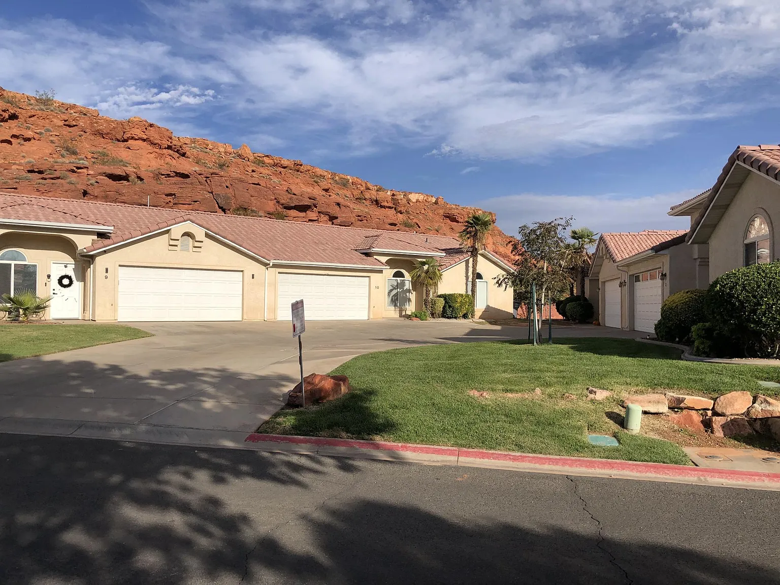 2099 Middleton Dr — Photo 3