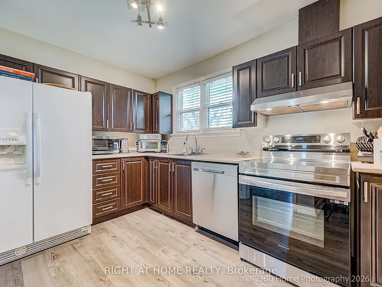 1493 Constance Dr — Photo 11
