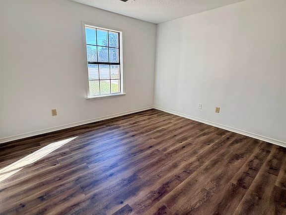 2nd image of 47 Fairview St