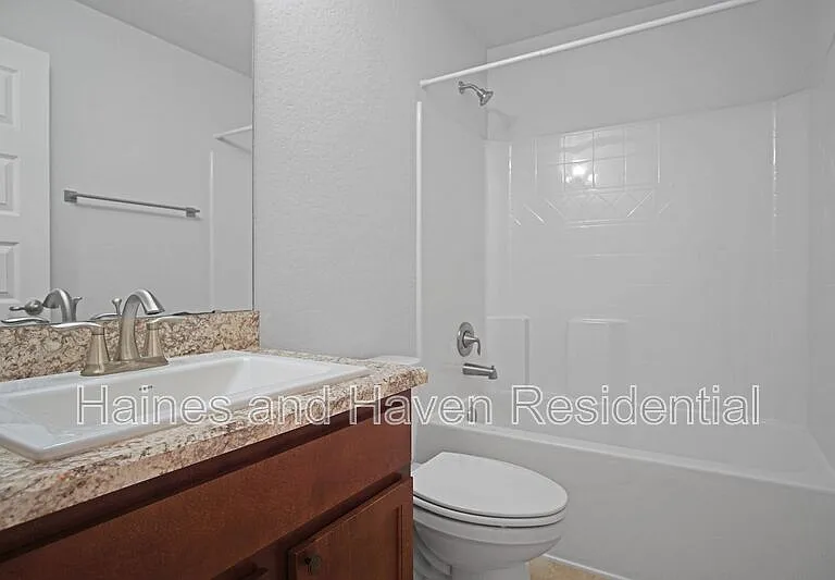 1217 Forest Hills Dr — Photo 23