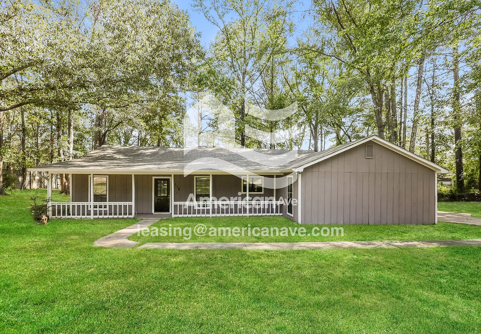 3 bed, 2.0 bath, 1430 sqft, $1,549 — Photo 1