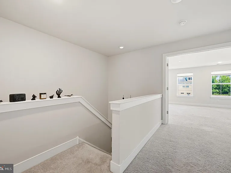 933 Anvil Ct — Photo 10