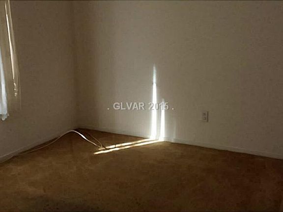 5th image of 4856 Englewood Ave