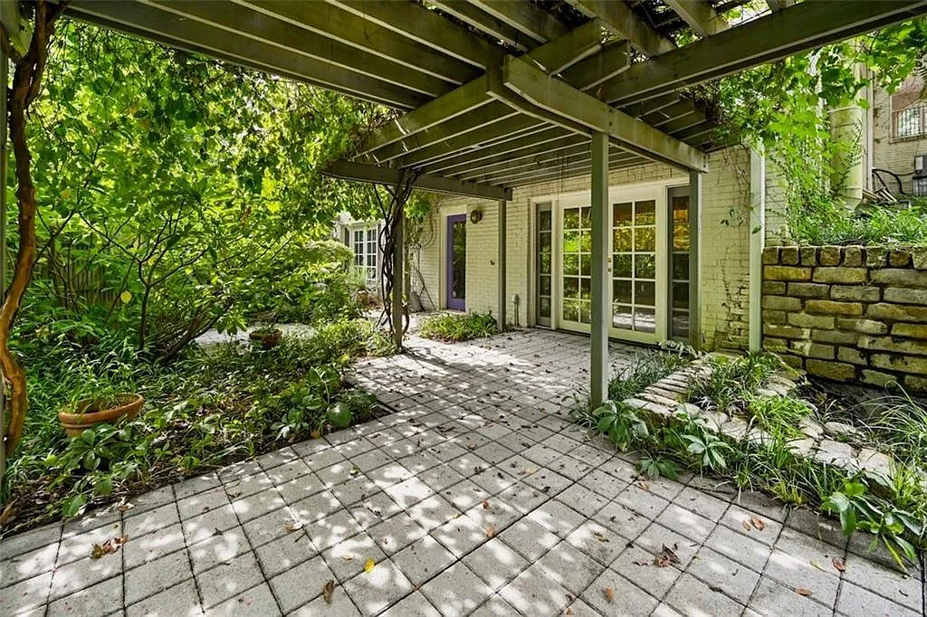 5 bed, 3.0 bath, 3295 sqft, $7,000 — Photo 3