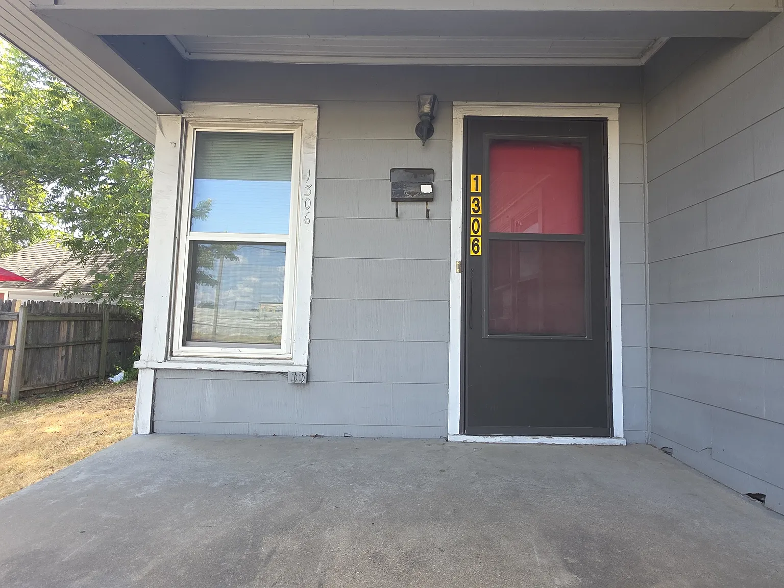 1306 N Travis St, Sherman, TX 75092 - 1 — Photo 2