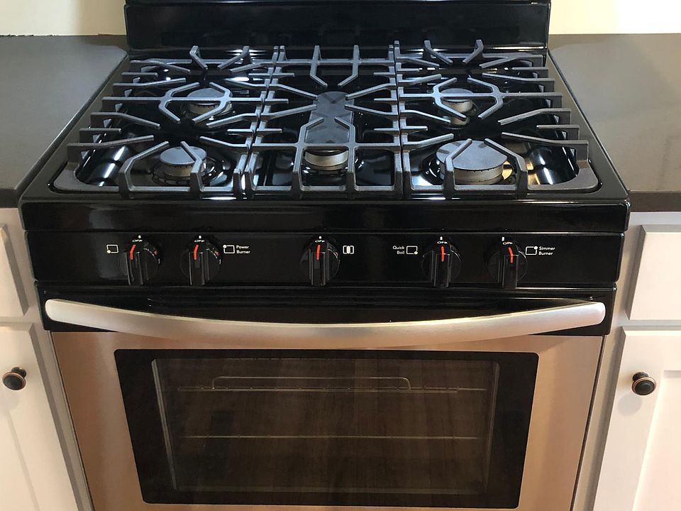 1st image of 1111 W 39th St APT 204