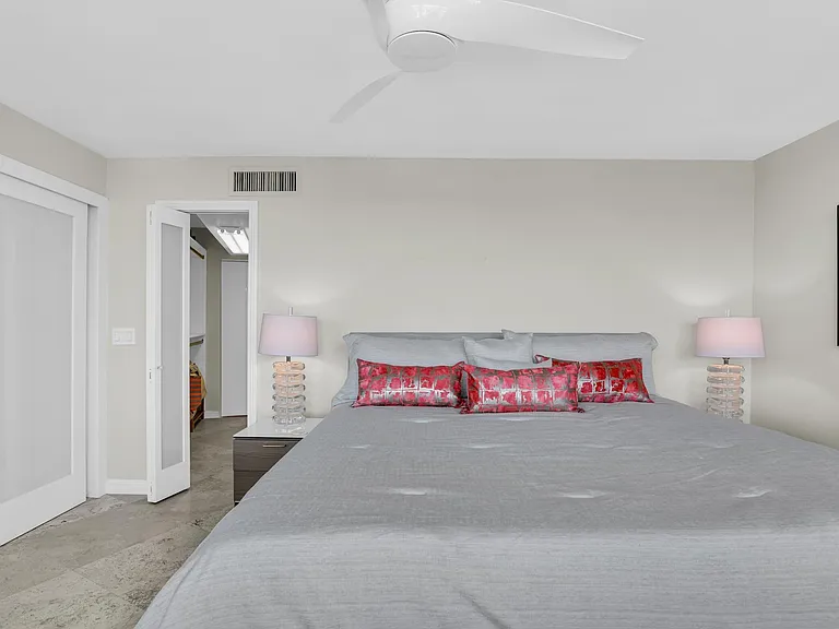 500 S Ocean Blvd #1009 — Photo 25