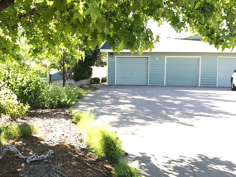 312 E Ivy St — Photo 6