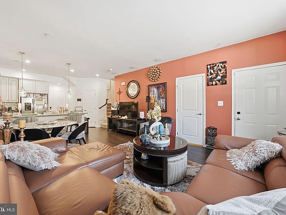 3rd image of 10123 Dorsey Ln #24