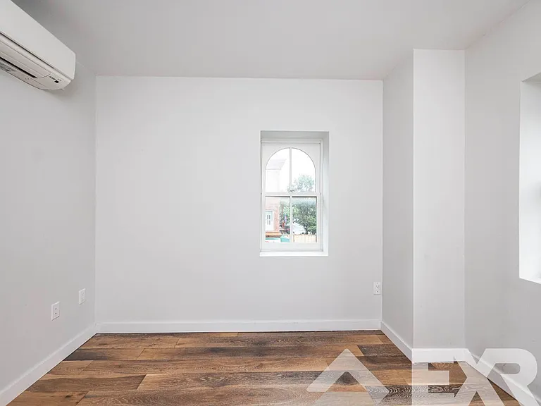 945 Bergen St #407 — Photo 4