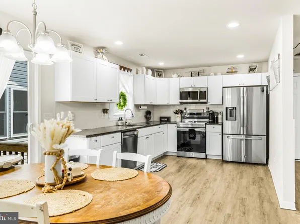 13 Birch Ln, Colonial Beach, VA 22443