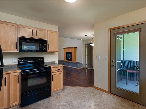 5th image of 2950 Warbler Way #2950C