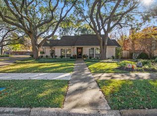 3216 Executive Cir, Farmers Branch, TX 75234