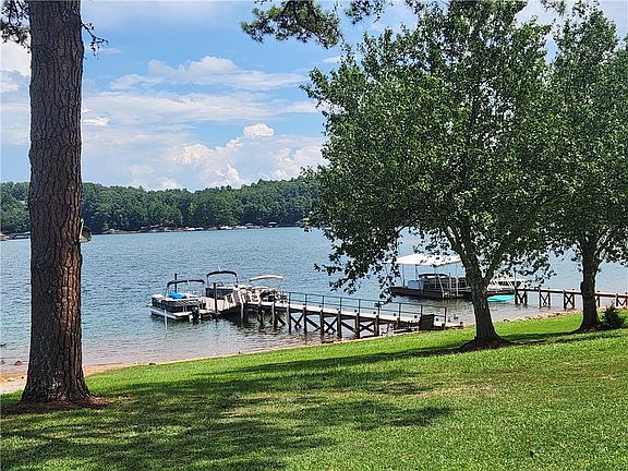 5th image of 103 Clearwater Dr