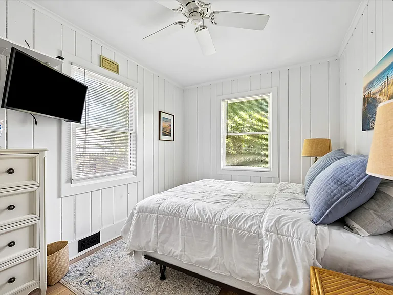 109 Edgemere Dr — Photo 20