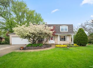 4N670 Country Club Dr, West Chicago, IL 60185