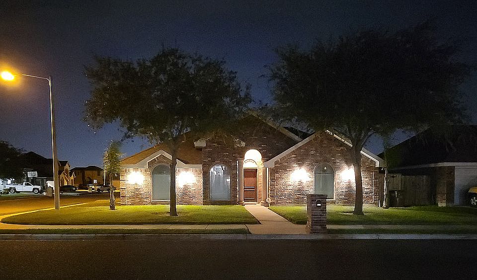 1st image of 3827 Burr Dr