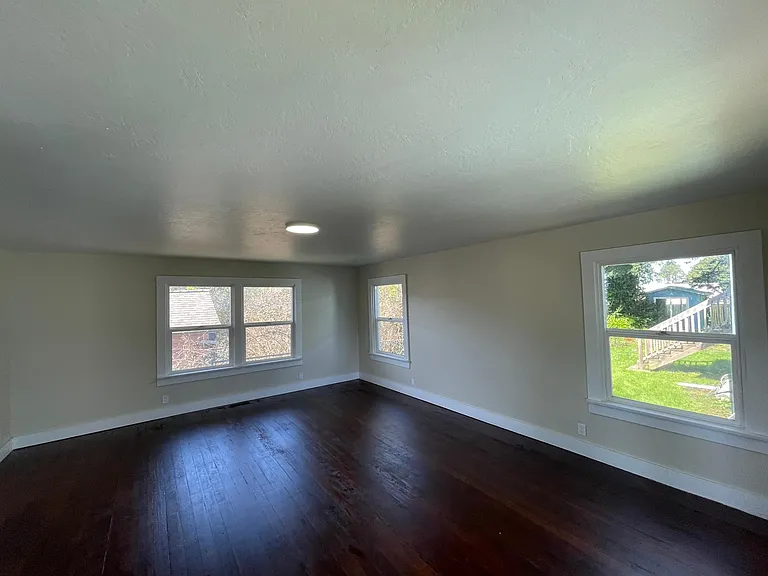 3241 Trinity St — Photo 22