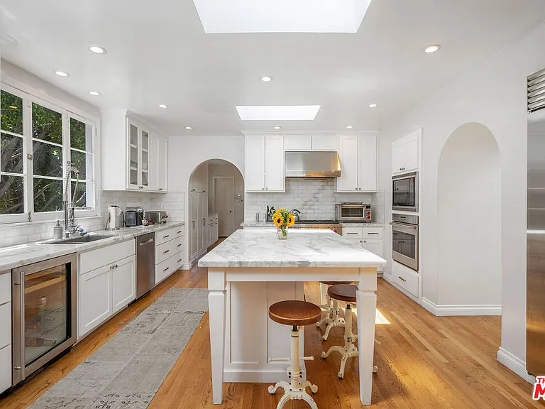 4734 Los Feliz Blvd — Photo 12