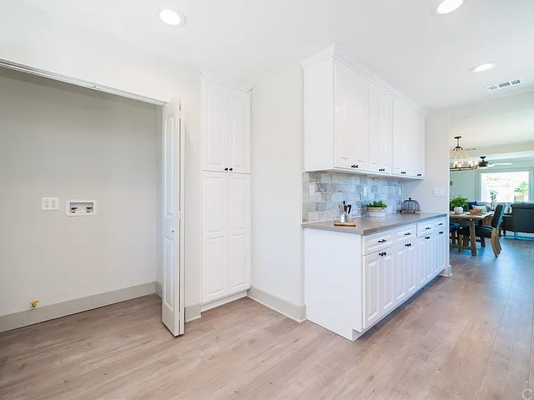 3110 W 69th St — Photo 15