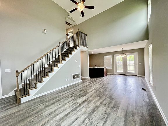 5th image of 150 Parker Dr