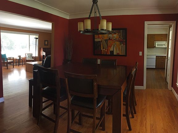 4th image of 208 W Kenilworth Ave
