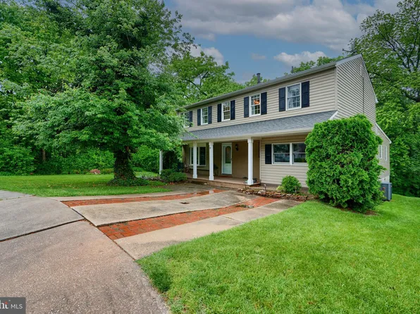 26 Lark Meadow Ct, Baltimore, MD 21236