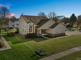 7247 Fay Dr, Belleville, MI 48111