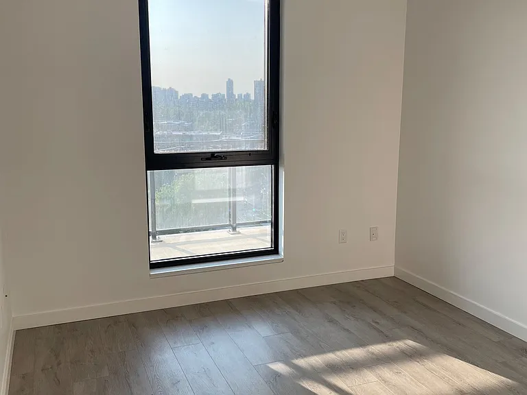 181 King St S #1009 — Photo 12