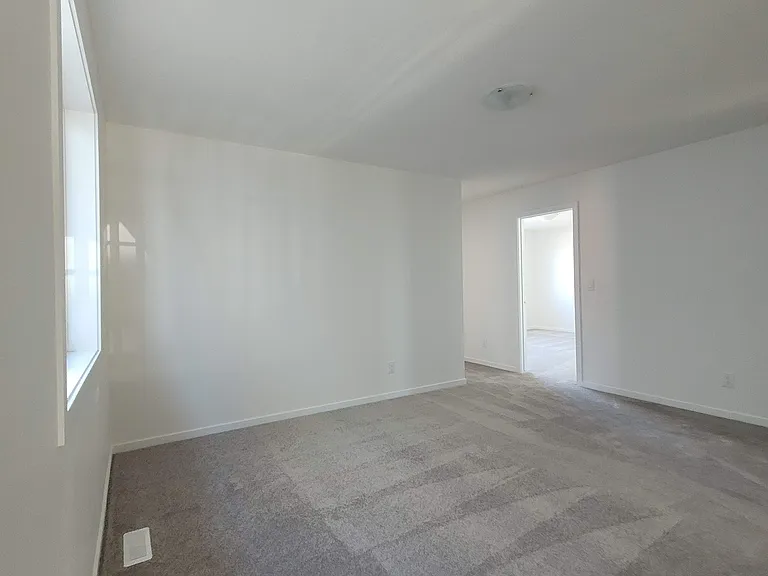 40 Carringham Gate NW #M — Photo 12