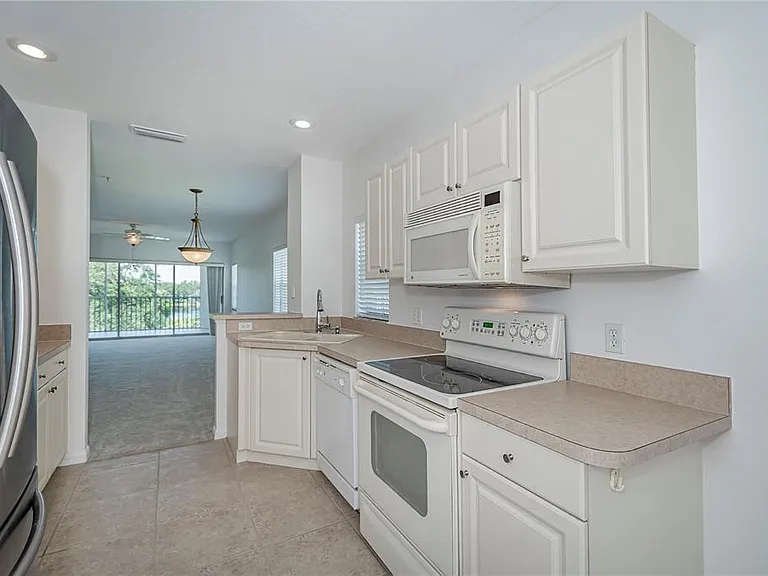 19355 Water Oak Dr #306 — Photo 6