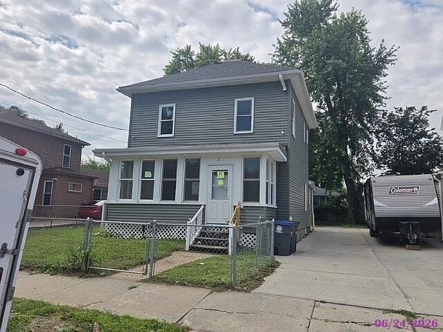 1st image of 727 W Washington Ave